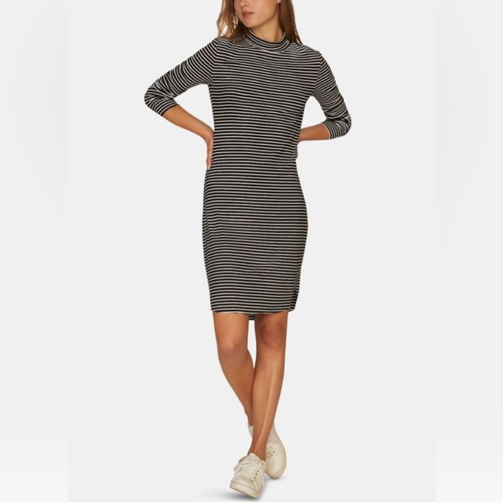 NWT Sanctuary Womens Curved Hem Long Sleeve Mock Neck Body Con Dress